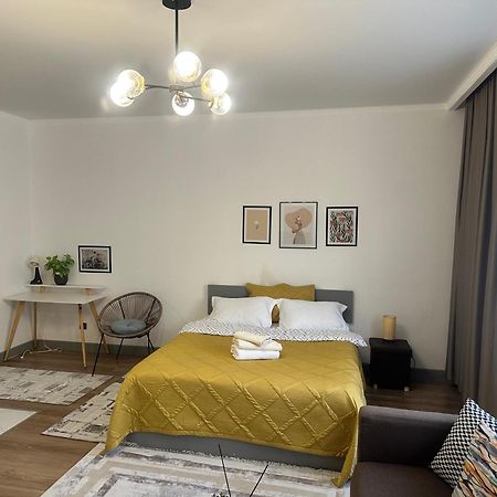 Студия В Теплых Тонах, Эксклюзив Almaty Eksteriør billede