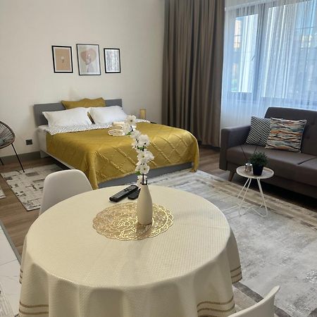 Студия В Теплых Тонах, Эксклюзив Almaty Eksteriør billede